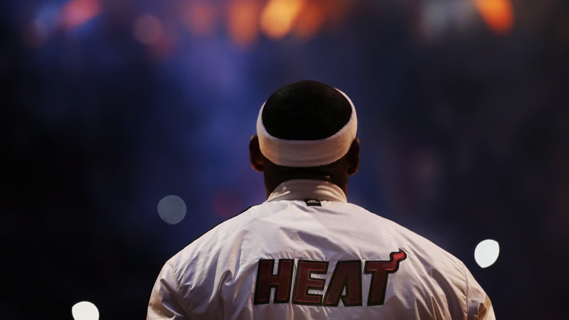 当C罗身披卡塔尔战袍,A组彻底乱了!哥伦比亚输得冤,但这就是足球